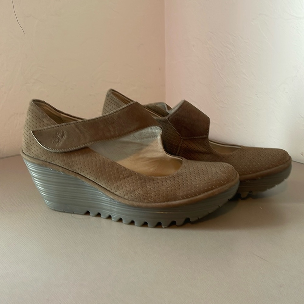 Fly London Wedge